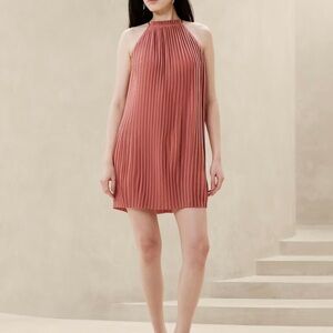 Elegant Pleated Halter Dress in Pink